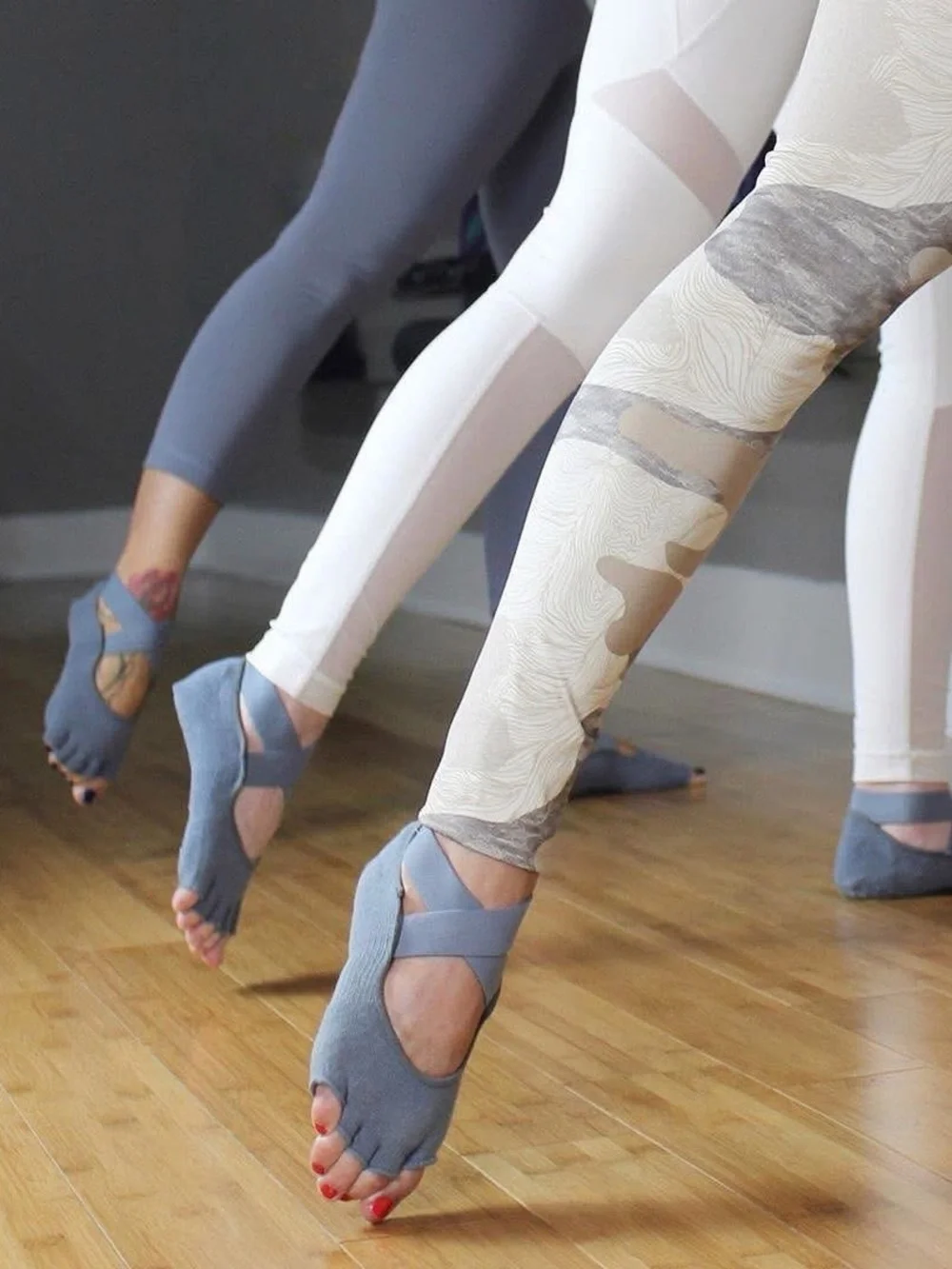 Barre Sox Grip Socks Color: Smokey Grey Ballerina